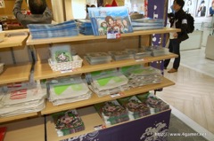 画像ギャラリー No.010のサムネイル画像 / 100万円の純金製オラゴンは開店直後に御成約。渋谷マルイに本日オープンした期間限定ショップ「モンスト物産展」のメディア向け内覧会をレポート
