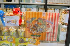 画像ギャラリー No.037のサムネイル画像 / 100万円の純金製オラゴンは開店直後に御成約。渋谷マルイに本日オープンした期間限定ショップ「モンスト物産展」のメディア向け内覧会をレポート