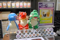 画像ギャラリー No.039のサムネイル画像 / 100万円の純金製オラゴンは開店直後に御成約。渋谷マルイに本日オープンした期間限定ショップ「モンスト物産展」のメディア向け内覧会をレポート
