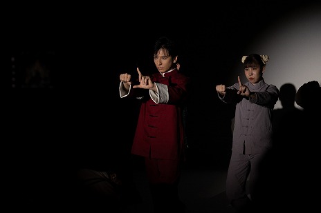 画像ギャラリー No.003のサムネイル画像 / 俳優の生田斗真さんが出演する「モンスターストライク」の新CMが5月24日から放送へ。カンフー映画さながらのアクションシーンが見どころ