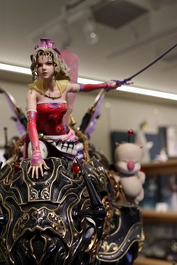 画像ギャラリー No.003のサムネイル画像 / 「ファイナルファンタジーVI 1/6スケール ギャラリー」が6月26日まで六本木で開催中。ティナと魔導アーマーが約150万円のスタチューに