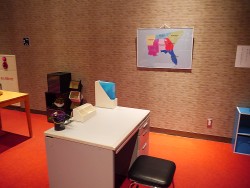 画像ギャラリー No.008のサムネイル画像 / ゲームセンター常設型リアル脱出ゲームに第2弾が登場。20日スタートの「横濱はじめて物語」店で「スパイ大戦からの脱出」に挑戦してきた