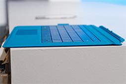 画像ギャラリー No.021のサムネイル画像 / 「Surface Pro 3」テストレポート。アスペクト比3:2の液晶パネルを搭載する第3世代SurfaceはWindowsタブレットとして洗練されたものに