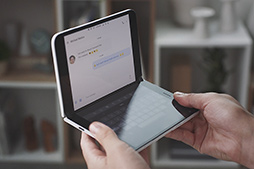 画像ギャラリー No.003のサムネイル画像 / Microsoft，2画面Androidスマートフォン「Surface Duo」を発表。5.6インチ2枚で広げると8.3インチ相当に