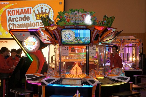 画像ギャラリー No.002のサムネイル画像 / 「KONAMI Arcade Championship 2012」2日目の模様をレポート。“三連覇”や海外勢の活躍に会場はヒートアップ