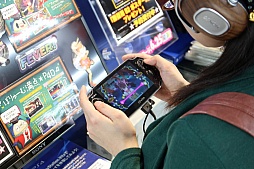 画像ギャラリー No.005のサムネイル画像 / 「ペルソナ4 ダンシング・オールナイト」の体験会が本日スタート。菜々子のダンスに癒やされたプレイレポートを掲載