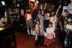 画像ギャラリー No.005のサムネイル画像 / 大スクリーンで行われた「ペルソナ4 ダンシング・オールナイト」試遊会をレポート。パセラコラボカフェが7月20日まで開催中