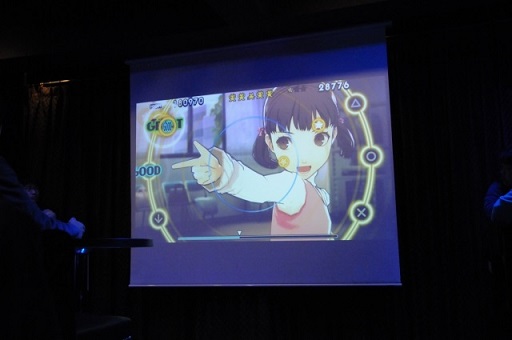 画像ギャラリー No.010のサムネイル画像 / 大スクリーンで行われた「ペルソナ4 ダンシング・オールナイト」試遊会をレポート。パセラコラボカフェが7月20日まで開催中