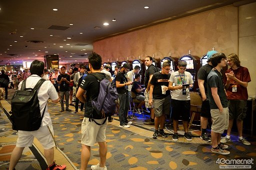 画像ギャラリー No.003のサムネイル画像 / ［EVO2015］「P4U2」で超選手が優勝，「ウルIV」日本勢からときど選手，ももち選手，aiai選手，ネモ選手の4人がベスト8へ。EVO初日まとめ