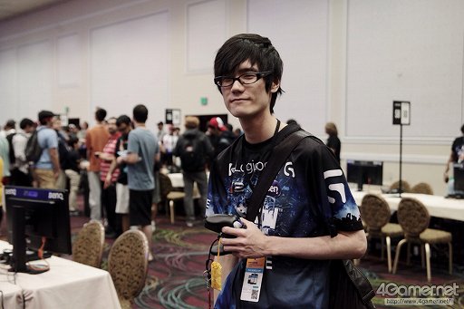 画像ギャラリー No.013のサムネイル画像 / ［EVO2015］「P4U2」で超選手が優勝，「ウルIV」日本勢からときど選手，ももち選手，aiai選手，ネモ選手の4人がベスト8へ。EVO初日まとめ