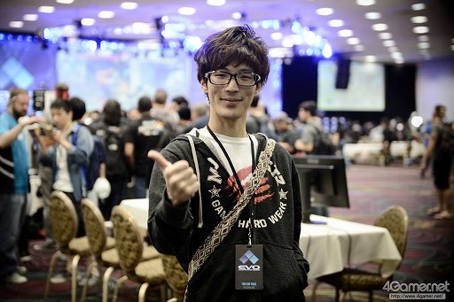 画像ギャラリー No.016のサムネイル画像 / ［EVO2015］「P4U2」で超選手が優勝，「ウルIV」日本勢からときど選手，ももち選手，aiai選手，ネモ選手の4人がベスト8へ。EVO初日まとめ