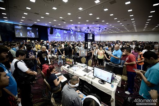 画像ギャラリー No.017のサムネイル画像 / ［EVO2015］「P4U2」で超選手が優勝，「ウルIV」日本勢からときど選手，ももち選手，aiai選手，ネモ選手の4人がベスト8へ。EVO初日まとめ