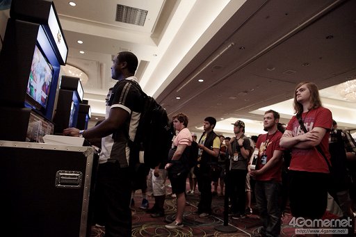 画像ギャラリー No.025のサムネイル画像 / ［EVO2015］「P4U2」で超選手が優勝，「ウルIV」日本勢からときど選手，ももち選手，aiai選手，ネモ選手の4人がベスト8へ。EVO初日まとめ