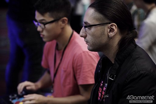画像ギャラリー No.052のサムネイル画像 / ［EVO2015］「P4U2」で超選手が優勝，「ウルIV」日本勢からときど選手，ももち選手，aiai選手，ネモ選手の4人がベスト8へ。EVO初日まとめ