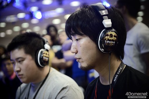 画像ギャラリー No.056のサムネイル画像 / ［EVO2015］「P4U2」で超選手が優勝，「ウルIV」日本勢からときど選手，ももち選手，aiai選手，ネモ選手の4人がベスト8へ。EVO初日まとめ