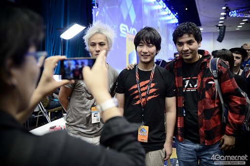 画像ギャラリー No.057のサムネイル画像 / ［EVO2015］「P4U2」で超選手が優勝，「ウルIV」日本勢からときど選手，ももち選手，aiai選手，ネモ選手の4人がベスト8へ。EVO初日まとめ