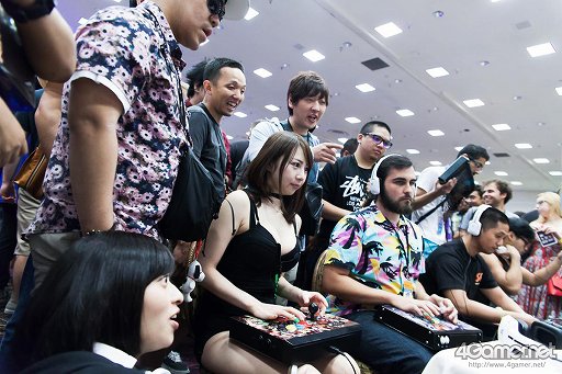 画像ギャラリー No.060のサムネイル画像 / ［EVO2015］「P4U2」で超選手が優勝，「ウルIV」日本勢からときど選手，ももち選手，aiai選手，ネモ選手の4人がベスト8へ。EVO初日まとめ