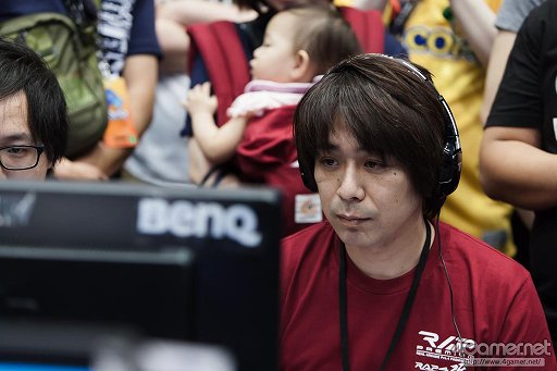 画像ギャラリー No.061のサムネイル画像 / ［EVO2015］「P4U2」で超選手が優勝，「ウルIV」日本勢からときど選手，ももち選手，aiai選手，ネモ選手の4人がベスト8へ。EVO初日まとめ