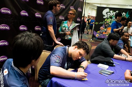 画像ギャラリー No.066のサムネイル画像 / ［EVO2015］「P4U2」で超選手が優勝，「ウルIV」日本勢からときど選手，ももち選手，aiai選手，ネモ選手の4人がベスト8へ。EVO初日まとめ