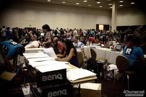 画像ギャラリー No.075のサムネイル画像 / ［EVO2015］「P4U2」で超選手が優勝，「ウルIV」日本勢からときど選手，ももち選手，aiai選手，ネモ選手の4人がベスト8へ。EVO初日まとめ