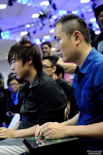 画像ギャラリー No.078のサムネイル画像 / ［EVO2015］「P4U2」で超選手が優勝，「ウルIV」日本勢からときど選手，ももち選手，aiai選手，ネモ選手の4人がベスト8へ。EVO初日まとめ