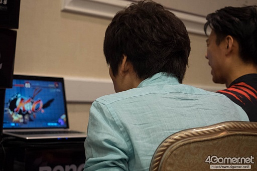 画像ギャラリー No.083のサムネイル画像 / ［EVO2015］「P4U2」で超選手が優勝，「ウルIV」日本勢からときど選手，ももち選手，aiai選手，ネモ選手の4人がベスト8へ。EVO初日まとめ