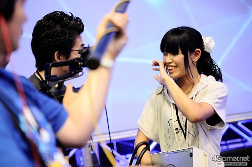 画像ギャラリー No.086のサムネイル画像 / ［EVO2015］「P4U2」で超選手が優勝，「ウルIV」日本勢からときど選手，ももち選手，aiai選手，ネモ選手の4人がベスト8へ。EVO初日まとめ