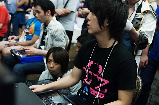 画像ギャラリー No.090のサムネイル画像 / ［EVO2015］「P4U2」で超選手が優勝，「ウルIV」日本勢からときど選手，ももち選手，aiai選手，ネモ選手の4人がベスト8へ。EVO初日まとめ