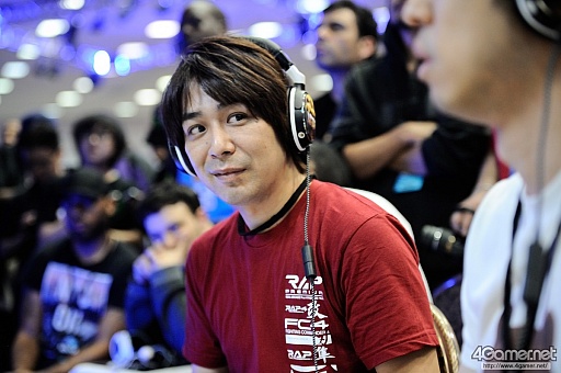 画像ギャラリー No.097のサムネイル画像 / ［EVO2015］「P4U2」で超選手が優勝，「ウルIV」日本勢からときど選手，ももち選手，aiai選手，ネモ選手の4人がベスト8へ。EVO初日まとめ