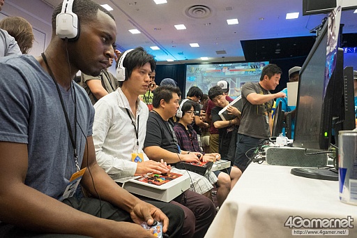 画像ギャラリー No.101のサムネイル画像 / ［EVO2015］「P4U2」で超選手が優勝，「ウルIV」日本勢からときど選手，ももち選手，aiai選手，ネモ選手の4人がベスト8へ。EVO初日まとめ