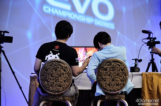 画像ギャラリー No.115のサムネイル画像 / ［EVO2015］「P4U2」で超選手が優勝，「ウルIV」日本勢からときど選手，ももち選手，aiai選手，ネモ選手の4人がベスト8へ。EVO初日まとめ