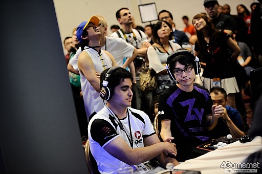 画像ギャラリー No.122のサムネイル画像 / ［EVO2015］「P4U2」で超選手が優勝，「ウルIV」日本勢からときど選手，ももち選手，aiai選手，ネモ選手の4人がベスト8へ。EVO初日まとめ