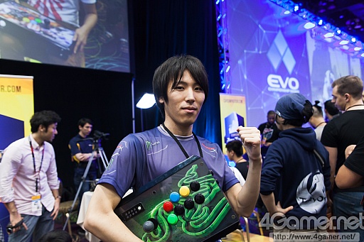 画像ギャラリー No.130のサムネイル画像 / ［EVO2015］「P4U2」で超選手が優勝，「ウルIV」日本勢からときど選手，ももち選手，aiai選手，ネモ選手の4人がベスト8へ。EVO初日まとめ