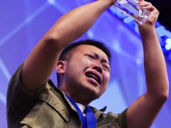 ［EVO2015］ハイレベルな試合が続出した「ウルIV」部門，ベスト8に進む日本勢は4名に。初日リザルトと「P4U2」部門優勝・超選手へのインタビューをお届け
