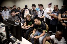 画像ギャラリー No.011のサムネイル画像 / ［EVO2015］ハイレベルな試合が続出した「ウルIV」部門，ベスト8に進む日本勢は4名に。初日リザルトと「P4U2」部門優勝・超選手へのインタビューをお届け