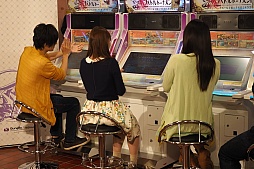 画像ギャラリー No.008のサムネイル画像 / 「パズドラ バトルトーナメント」のオープニングセレモニーをレポート。出演声優と開発スタッフへのインタビューも掲載