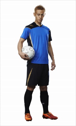 画像ギャラリー No.003のサムネイル画像 / 本田圭佑選手がKONAMIサッカータイトルのアンバサダーに就任
