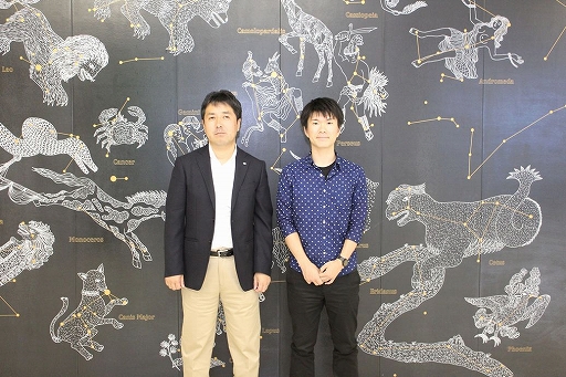 画像ギャラリー No.001のサムネイル画像 / 北海道ツアーで数々の名馬を鑑賞した競馬ゲームPR大使と,6周年を迎える「100万人のWinning Post」のプロデューサー・山口英久氏にインタビュー