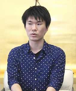 画像ギャラリー No.003のサムネイル画像 / 北海道ツアーで数々の名馬を鑑賞した競馬ゲームPR大使と,6周年を迎える「100万人のWinning Post」のプロデューサー・山口英久氏にインタビュー