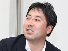 北海道ツアーで数々の名馬を鑑賞した競馬ゲームPR大使と，6周年を迎える「100万人のWinning Post」のプロデューサー・山口英久氏にインタビュー