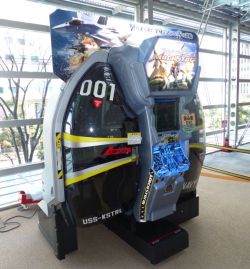 画像ギャラリー No.002のサムネイル画像 / ドーム型筐体の中に大空が広がる，新作アーケードシューティング「マッハストーム」。そのプレイフィールを，開発ディレクターのコメントと共にお届け