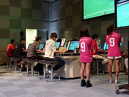 画像ギャラリー No.004のサムネイル画像 / 「WORLD CLUB Champion Football 2012-2013 Ver.2.0」の公式大会「The 9th PRE WCCF CUP WINNER'S CUP」の模様をレポート。11月開催の全国大会のキップはどの監督の手に