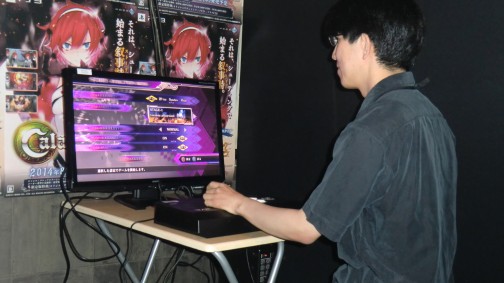 画像ギャラリー No.002のサムネイル画像 / 声優陣によるトーク＆体験プレイも行われたPS3「カラドリウス ブレイズ」体験会レポート。初心者にも優しい新モード“シンクロ”が初お披露目