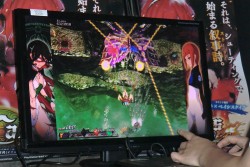 画像ギャラリー No.011のサムネイル画像 / 声優陣によるトーク＆体験プレイも行われたPS3「カラドリウス ブレイズ」体験会レポート。初心者にも優しい新モード“シンクロ”が初お披露目