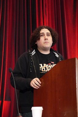 画像ギャラリー No.001のサムネイル画像 / ［GDC 2015］ゲームプレイについて親身に考え，注力していくのが長寿ヒットの秘訣。「クラッシュ・オブ・クラン」の開発者がレクチャー