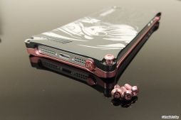 画像ギャラリー No.003のサムネイル画像 / 「Angel Beats!」仕様のジュラルミン製iPhone 5&5Sケースに「ユイ」モデル