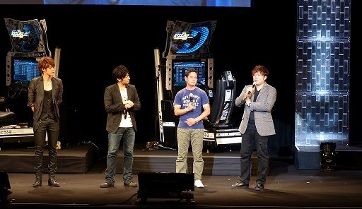 画像ギャラリー No.012のサムネイル画像 / 出演声優陣が「頭文字D ARCADE STAGE 8 インフィニティ」でレースを繰り広げた「新劇場版『頭文字D』スペシャルイベント〜覚醒〜」をレポート