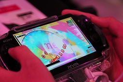 画像ギャラリー No.010のサムネイル画像 / 「IA/VT -COLORFUL-」のプレイアブルバージョンが「ニコニコ超会議2015」に出展。シンプルかつメリハリのある操作感を体験してきた