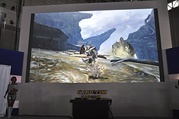 画像ギャラリー No.005のサムネイル画像 / ［TGS 2014］「モンスターハンター4G」のステージイベントレポート。エピソードクエストの実機プレイや，後藤真希さんをゲストに招いたトークショウが披露