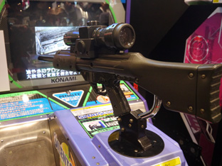 画像ギャラリー No.021のサムネイル画像 / ［JAEPO2014］「SILENT SCOPE BONE-EATER」は，没入感あふれる狙撃系ガンシューティングゲームだ